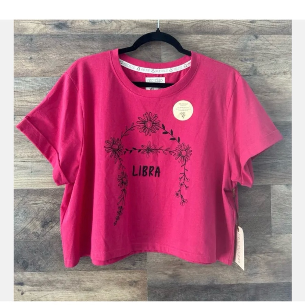NWT Recycled Thread Sz XL Cropped Tee Libra Horoscope Sign